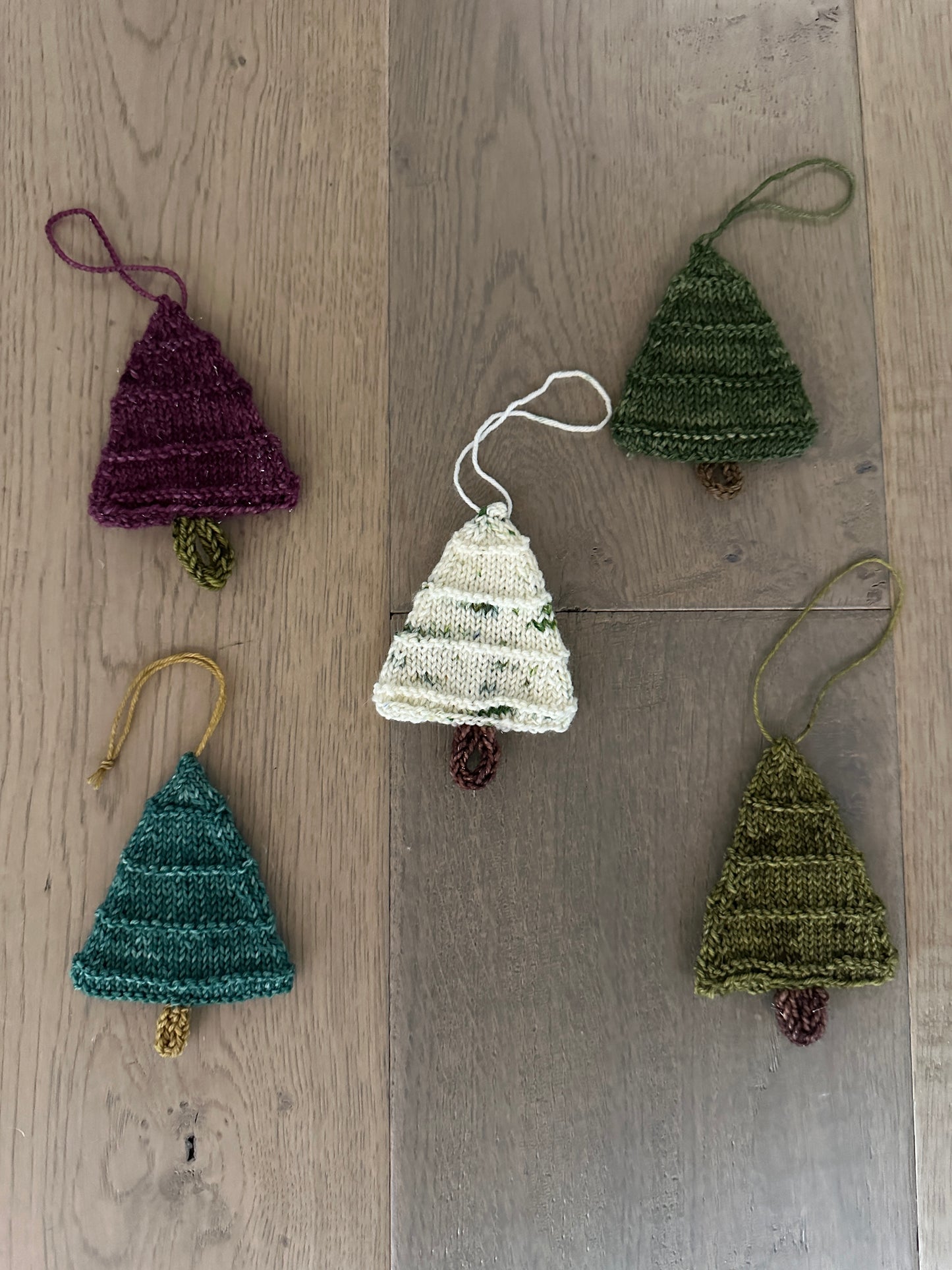 Knit tree ornament - PDF