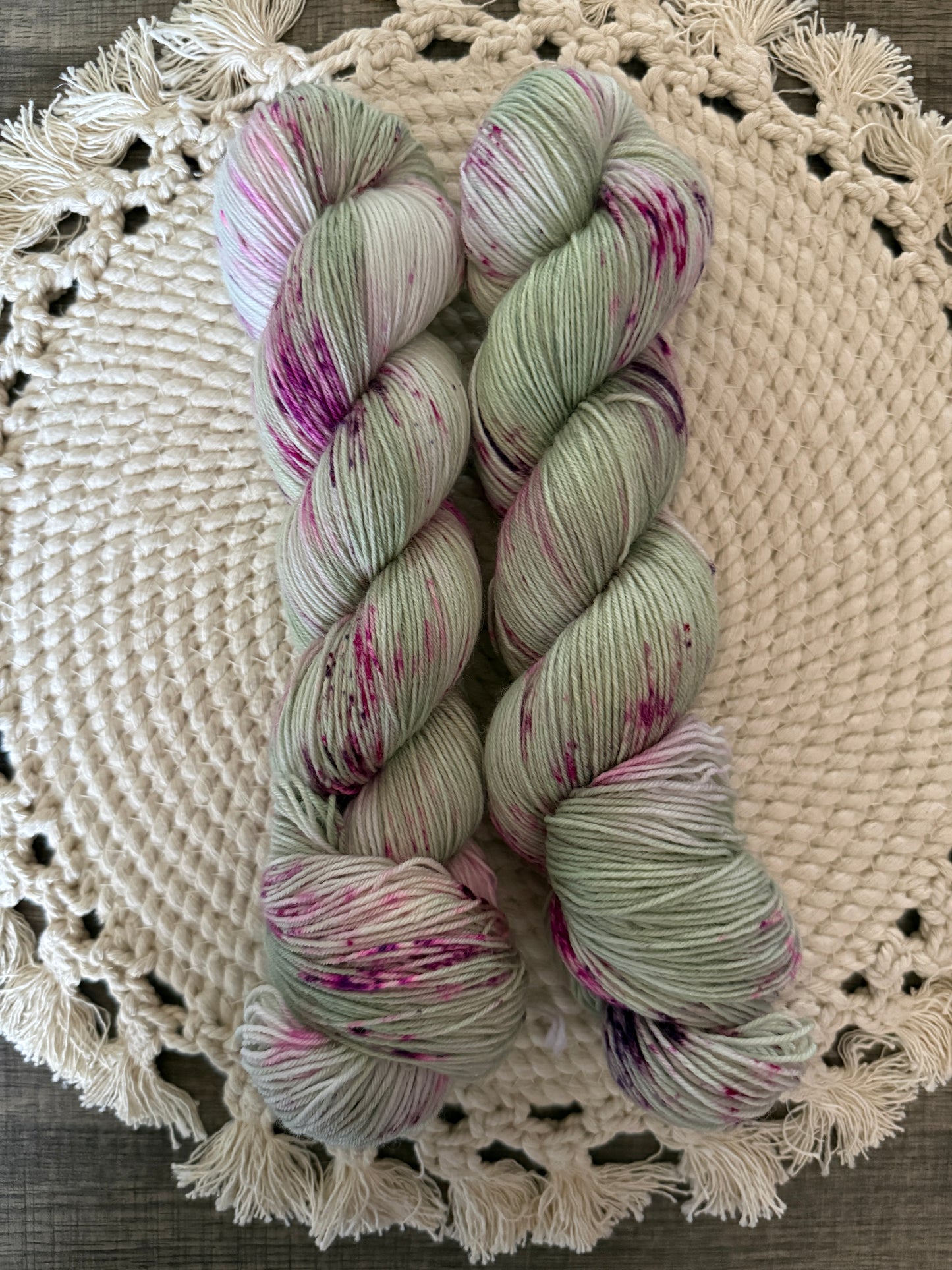 Moss and Mulberry  (Fingering)