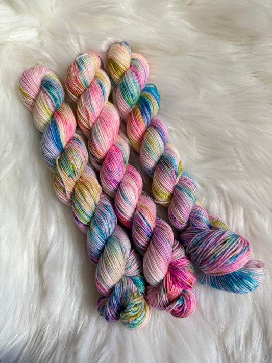 Summer Lovin' (50g fingering)